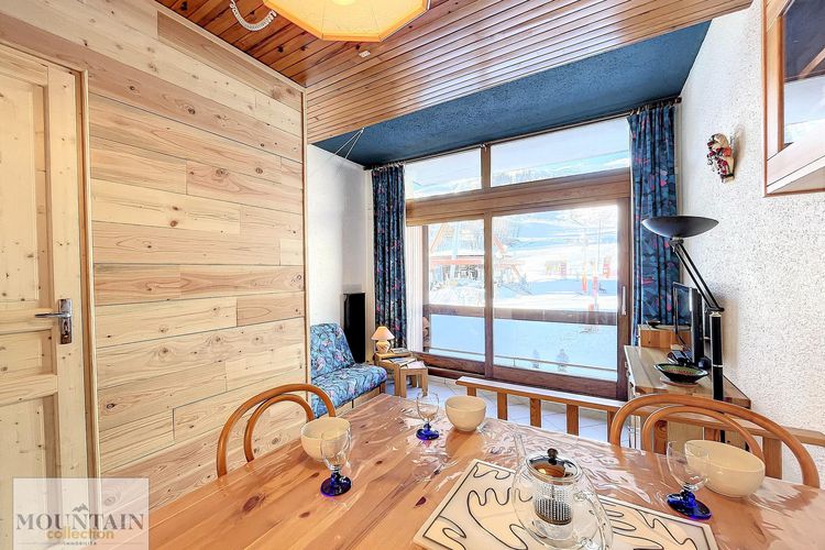 Studio duplex · lumineux · Front de neige - En plein centre de la station - front de neige