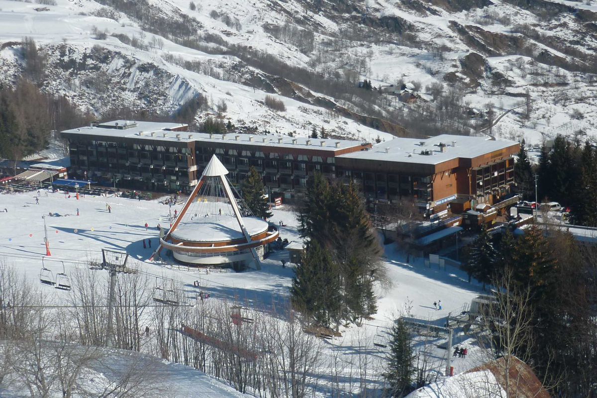 Studio duplex · lumineux · Front de neige - En plein centre de la station - front de neige