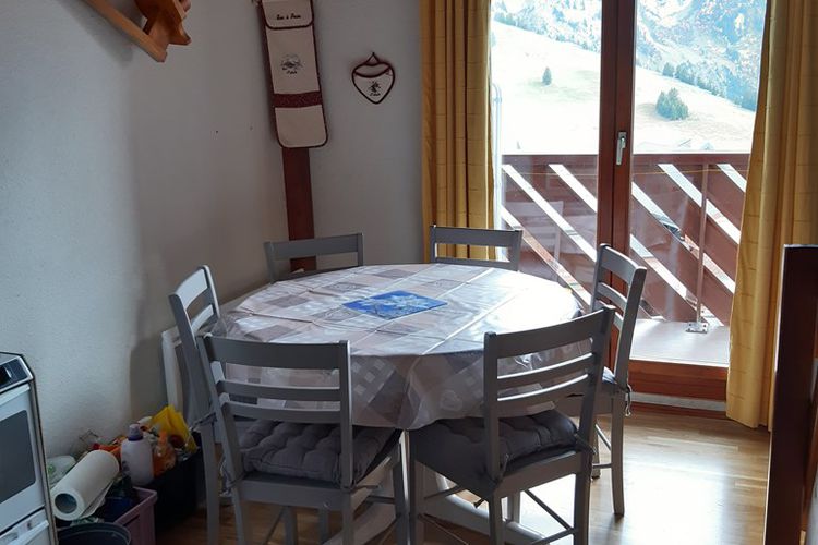 APPARTEMENT SUR LES PISTES  - Mont blanc soleil e