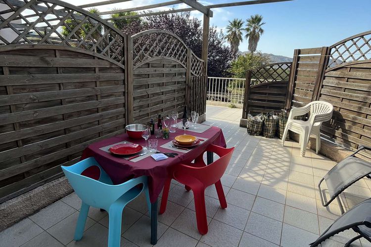 SAINT FLORENT - STUDIO 2 couchages Avec Piscine - La citadelle