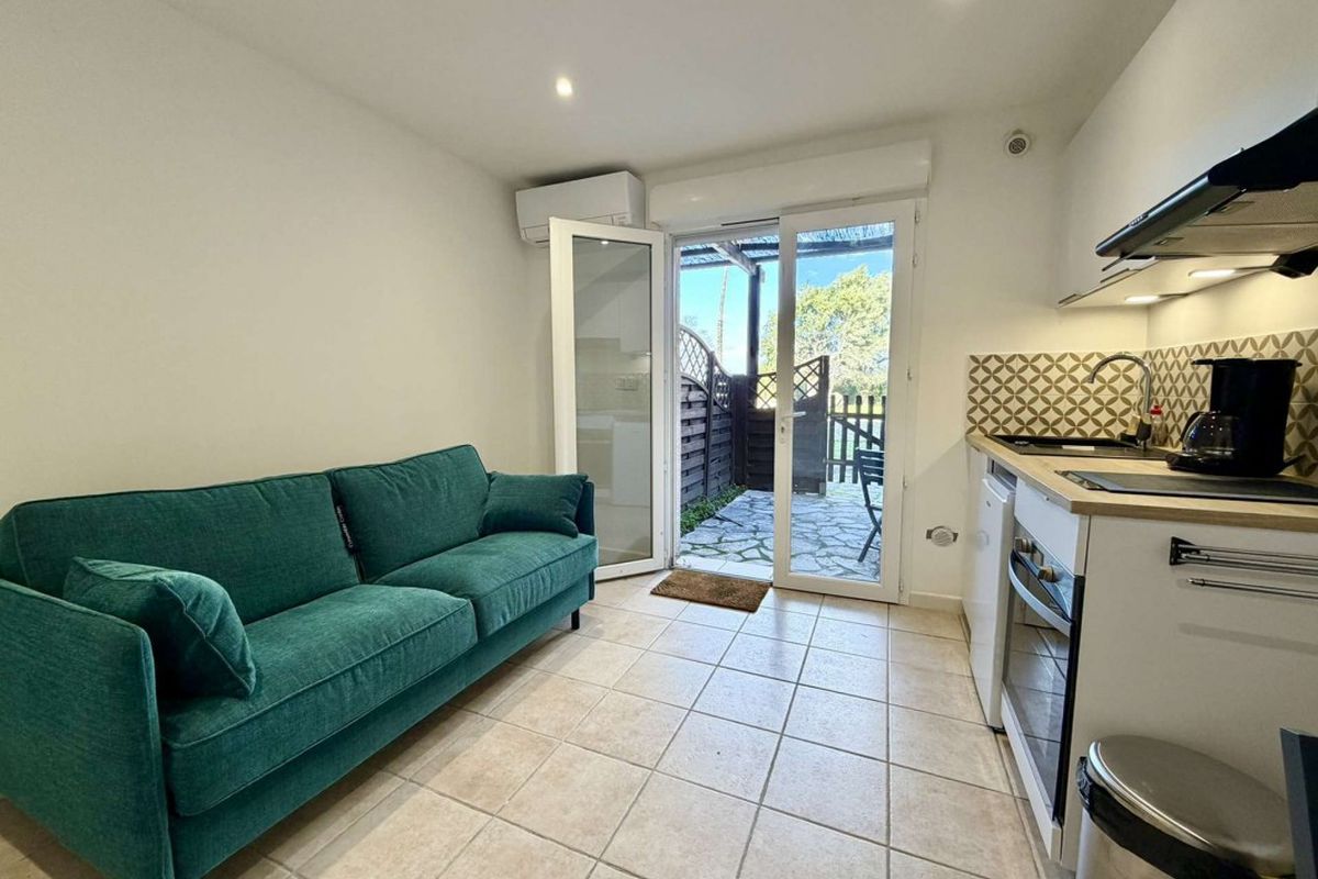 Studio neuf ensoleillé à Saint-Florent avec piscine - La citadelle