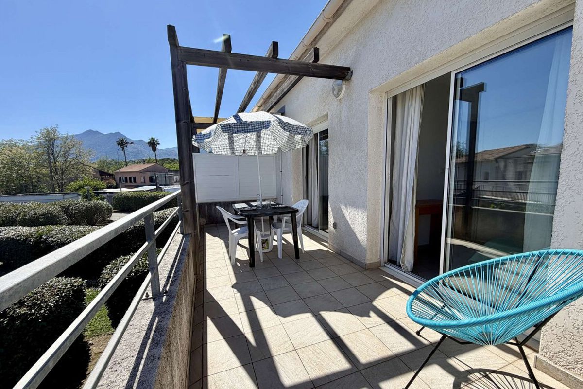 T2 Accès plage + piscine,  Terrasse & parking