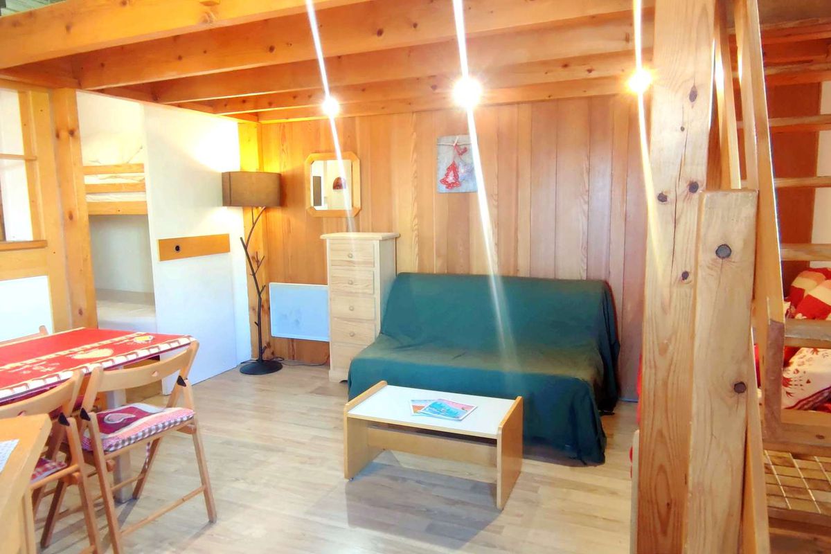 2 PIECES MEZZANINE AU CALME DU HAMEAU - Primevères 711