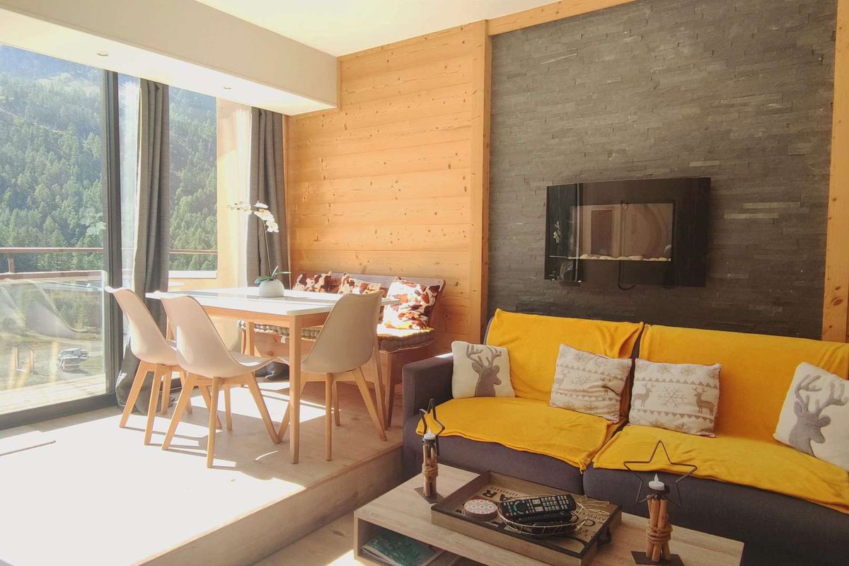 2* SUPERBE APPARTEMENT RENOVE AVEC VUE SUR PISTES - Malinvern c15