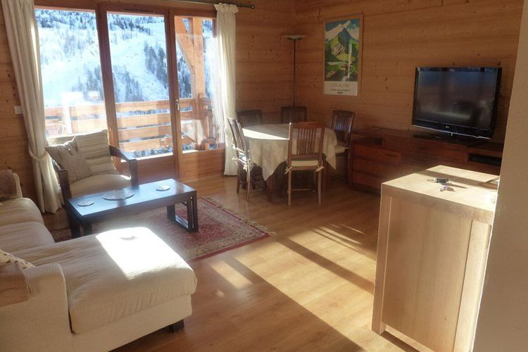 2* GRAND APPARTEMENT CHALEUREUX SUR HAUTEURS STATION - Mercantour 505