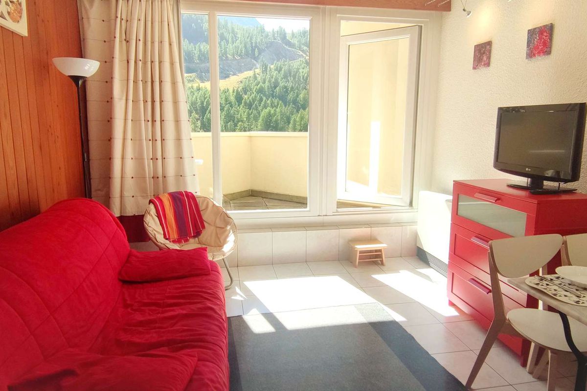 Studio très lumineux plein sud à côté du télécabine - St pierre b9