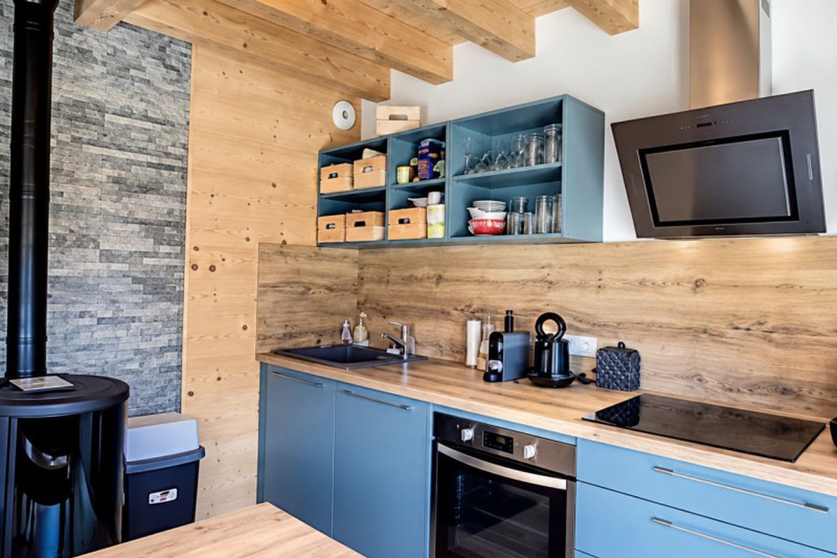 Chalet 9 personnes · vue panoramique · accès direct aux pistes - Hameau de comborcière  skis aux pieds