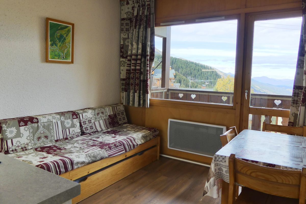 AGREABLE 2 PIECES AVEC BELLE VUE VALLEE