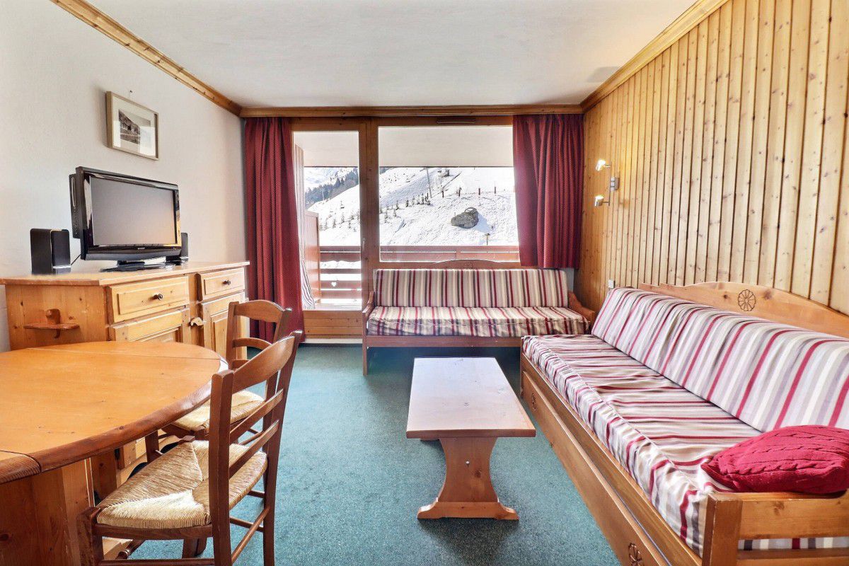 SUPERBE 2 PIECES TRAVERSANT,  BELLE TERASSE PLEIN SUD