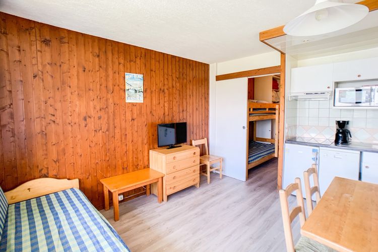 Studio lumineux · Entre pistes et commerce · Balcon avec vue sur le lac du Chevril