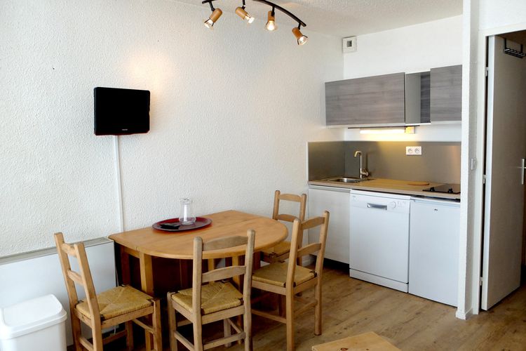 Studio lumineux·Proche des pistes et des commerces·Balcon