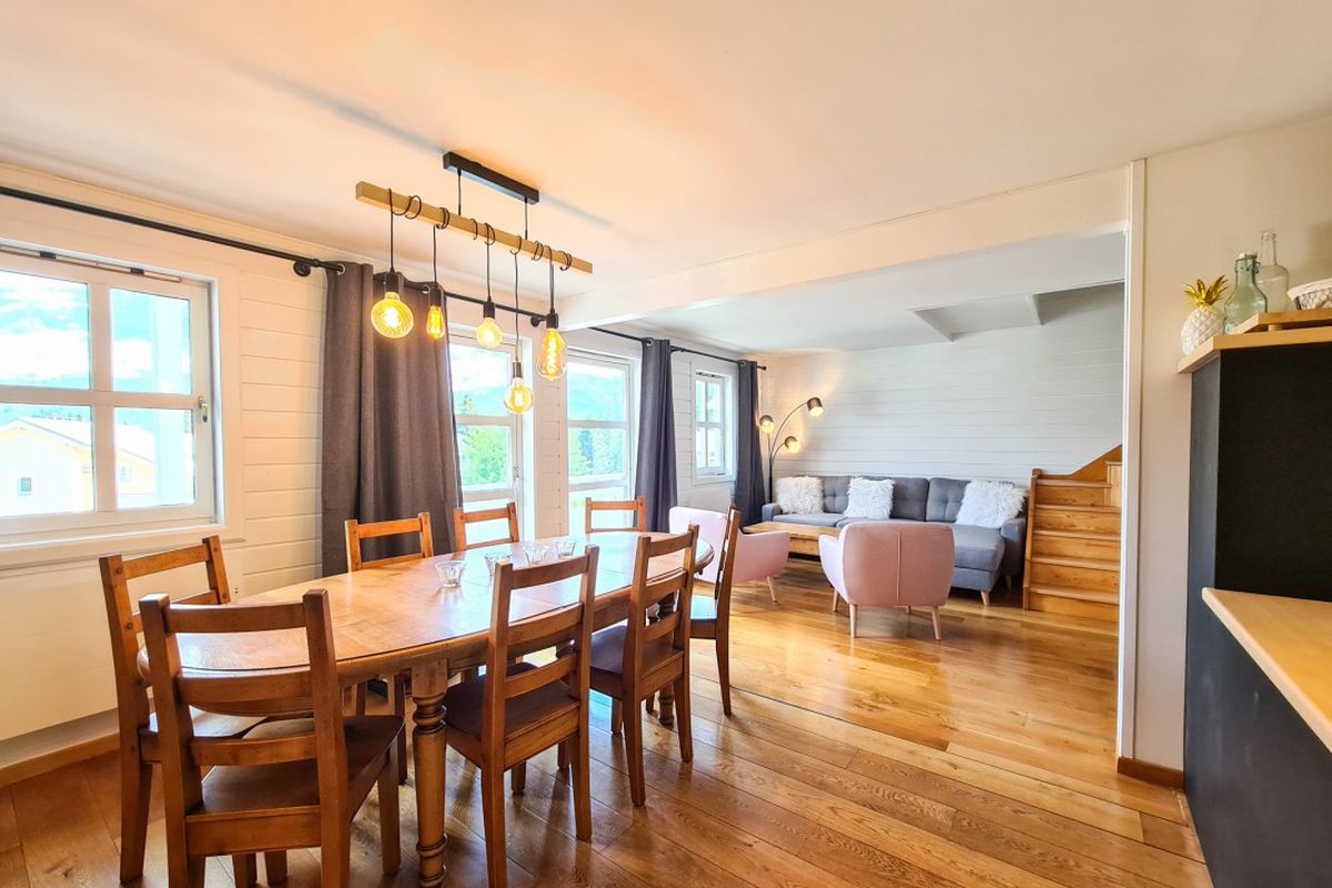 Chalet spacieux · Poêle à bois · WIFI gratuit et illimité · Garage