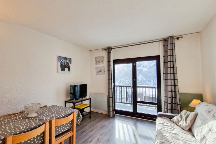 Studio rénové · Proche des pistes · Balcon · Casier à ski 