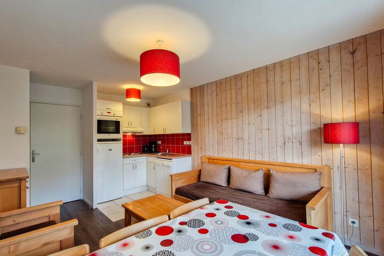 Appartement lumineux avec balcon · Centre station · Parking couvert