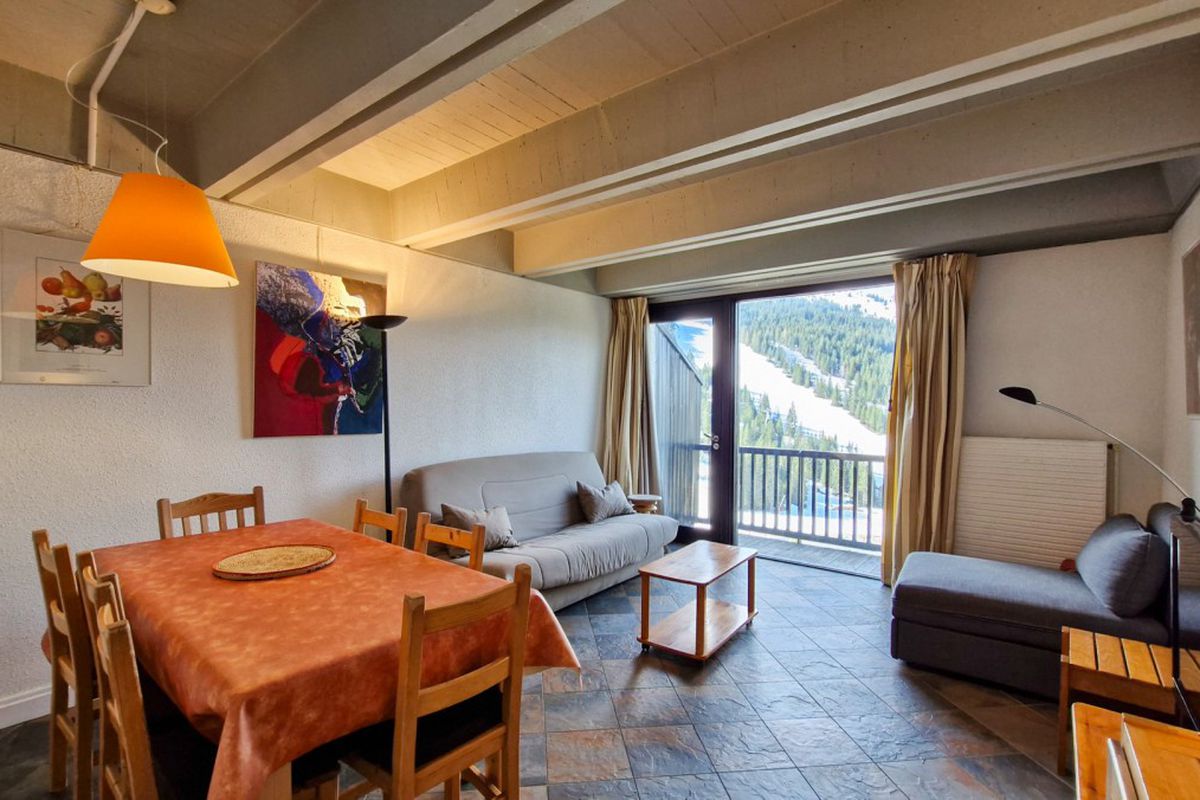 Appartement spacieux · Départ et retour ski aux pieds · Balcon · Casier à ski