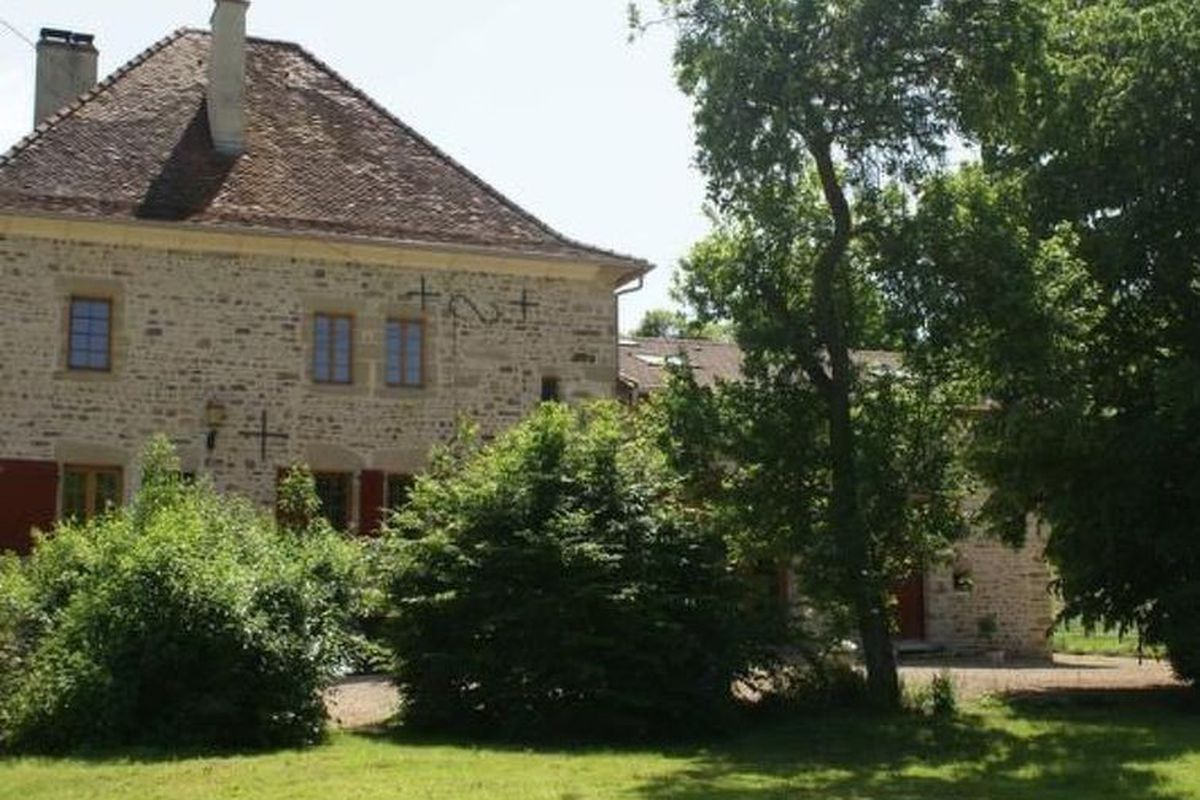 Maison in Le Châtelet-Sur-Meuse mit Grill, Garten und Terrasse