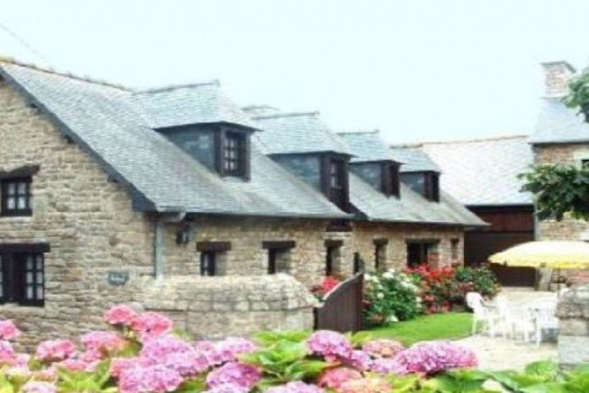 Maison Gîte de Kerberso in Pléhédel