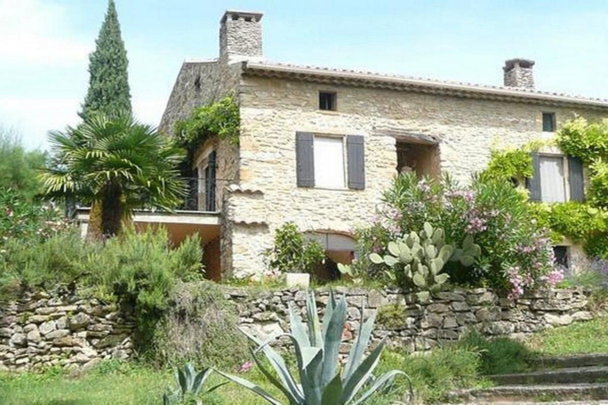 Maison Grosszügiges Ferienhaus mit Pool / Provence