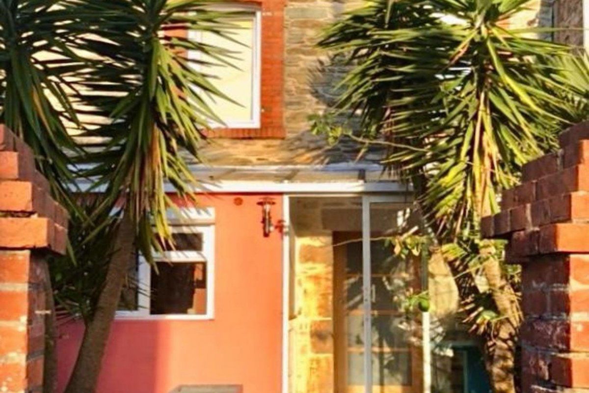 Maison Stadthaus mit eigenem Garten und Grill