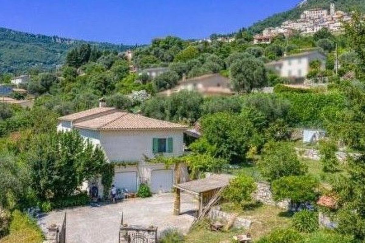 Appartement Appartement in Le Bar-Sur-Loup mit Eigenem Garten