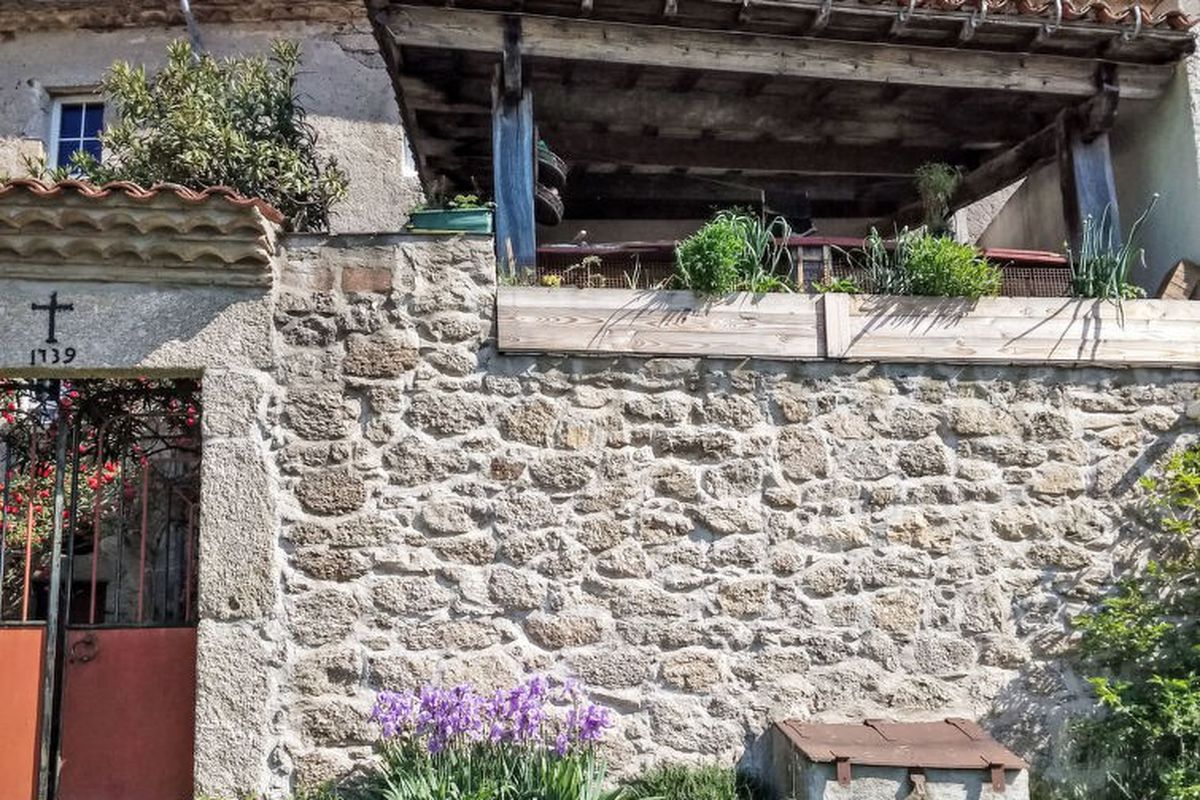 Maison in Saint-Andre-De-Majencoules mit terasse, Garl