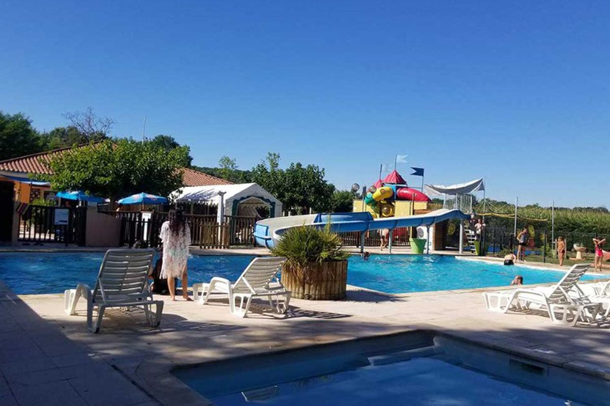 Camping Les Chalets sur la Dordogne