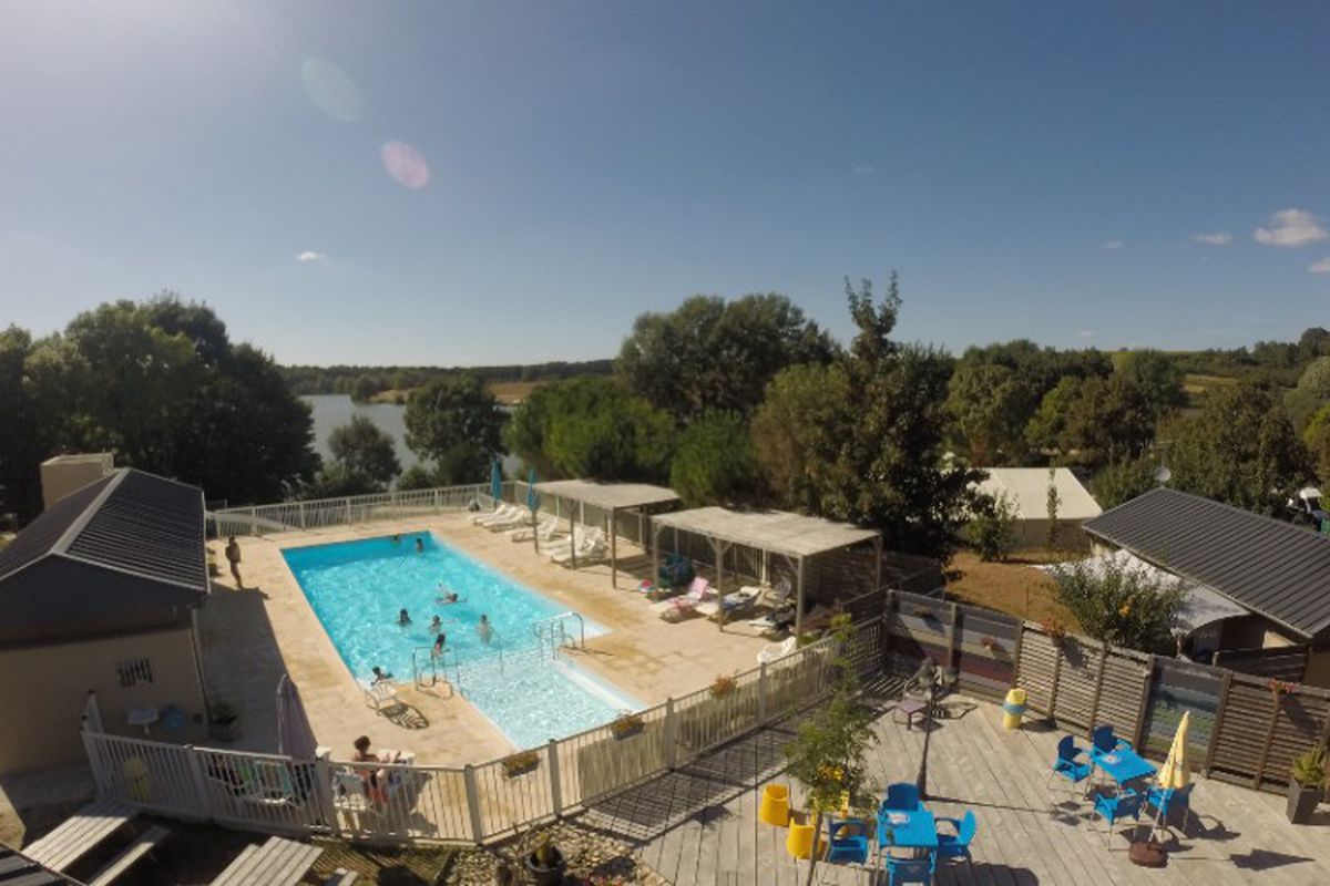 Camping Les Coteaux Du Lac