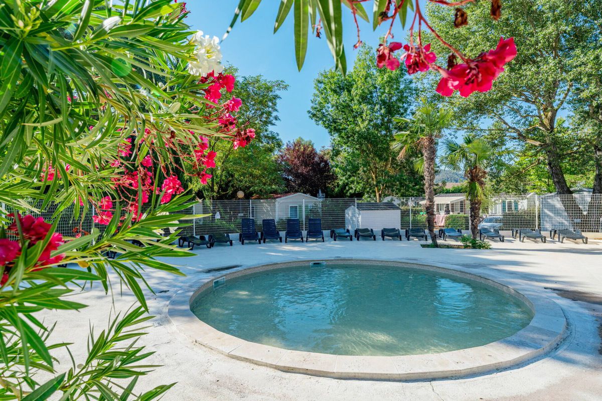 Camping Le Domaine Des Iscles