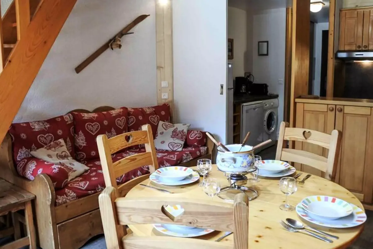 1 Pièce 6 Personnes