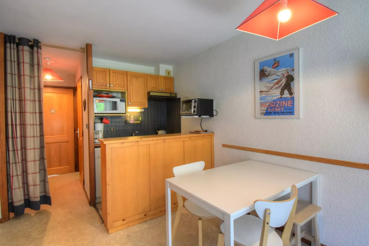 1 Pièce 4 Personnes