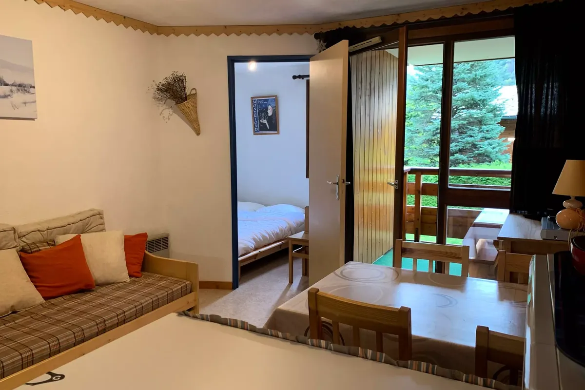 1 Pièce 4 Personnes