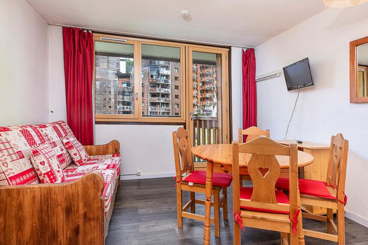 1 Pièce 4 Personnes