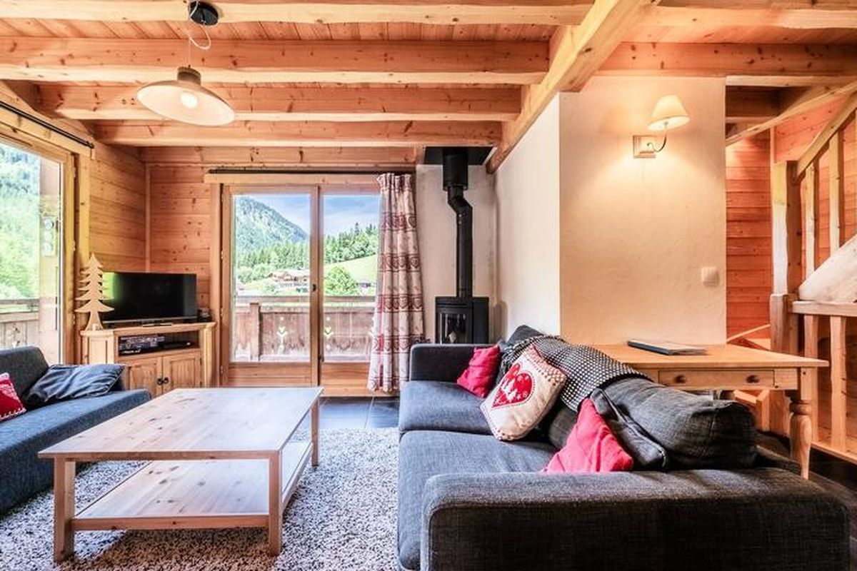 Dalle Cachée: Chalet typique, 4 chambres, secteur l'Erigné