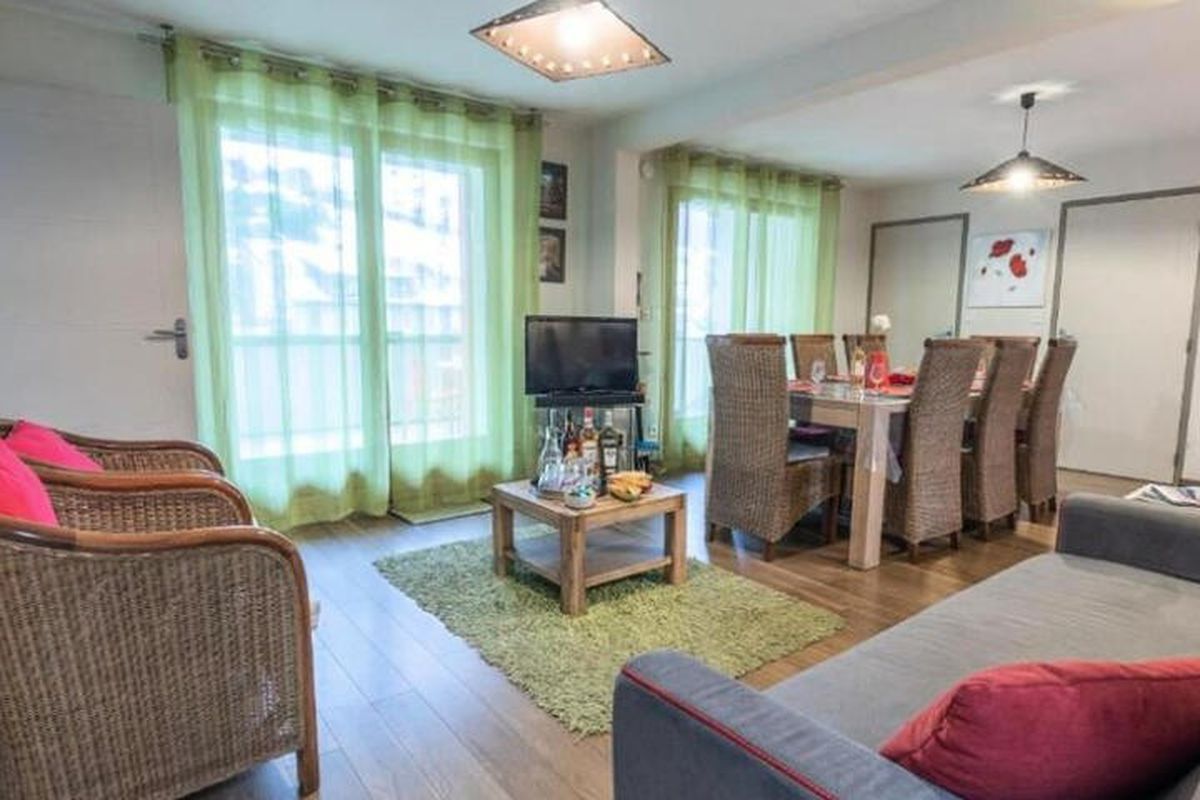 4 Pièces 10 Personnes