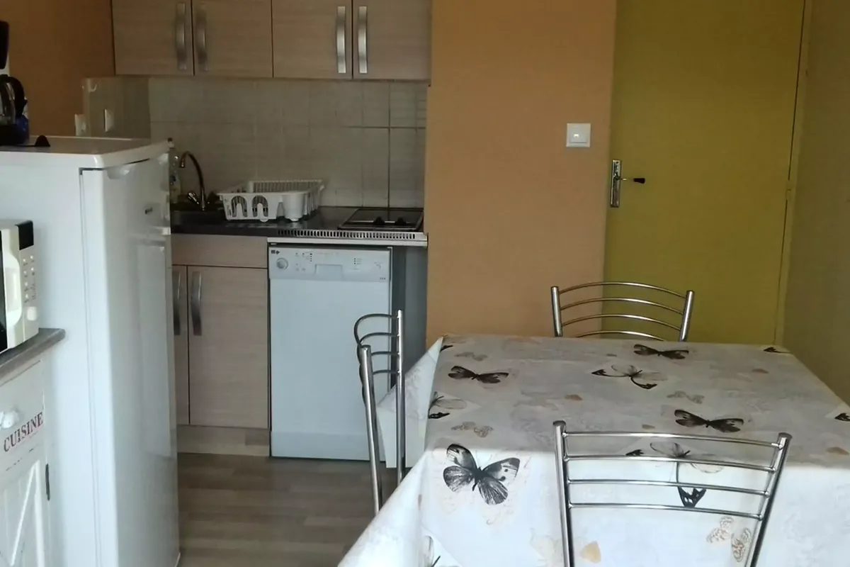 1 Pièce 4 Personnes