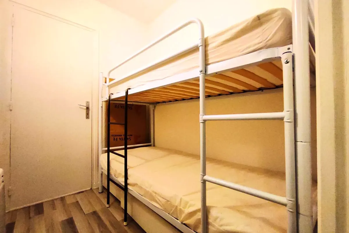 1 Pièce 4 Personnes