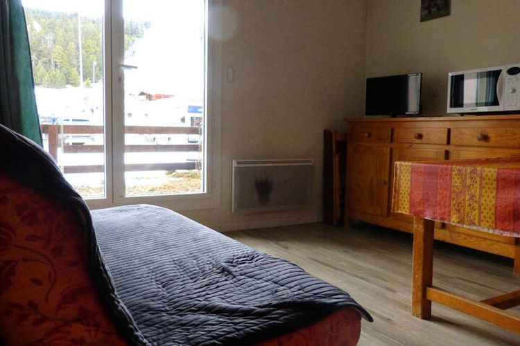 1 Pièce 4 Personnes