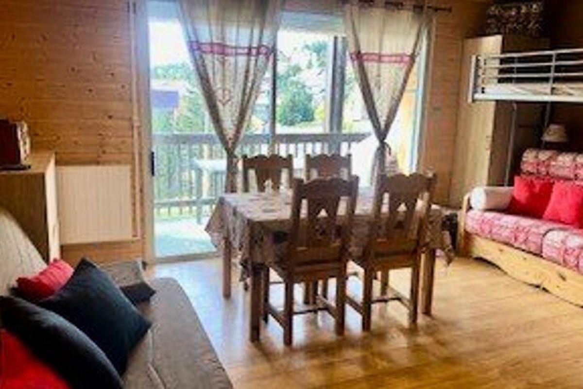 1 Pièce 4 Personnes