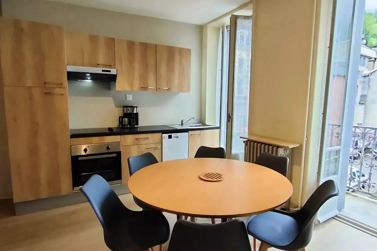 3 Pièces 6 Personnes