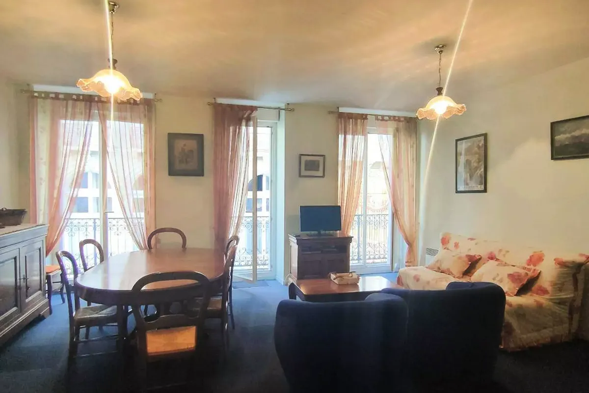 4 Pièces 8 Personnes