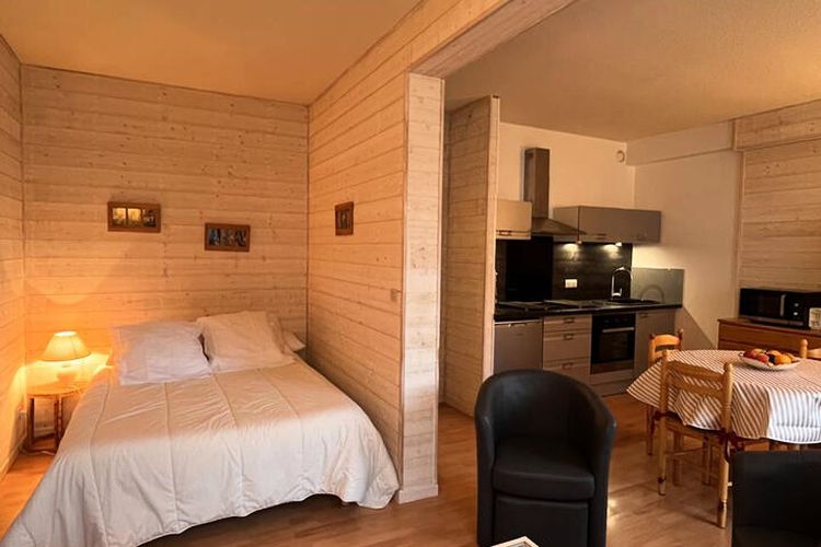 1 Pièce 4 Personnes