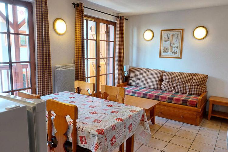 1 Pièce 4 Personnes