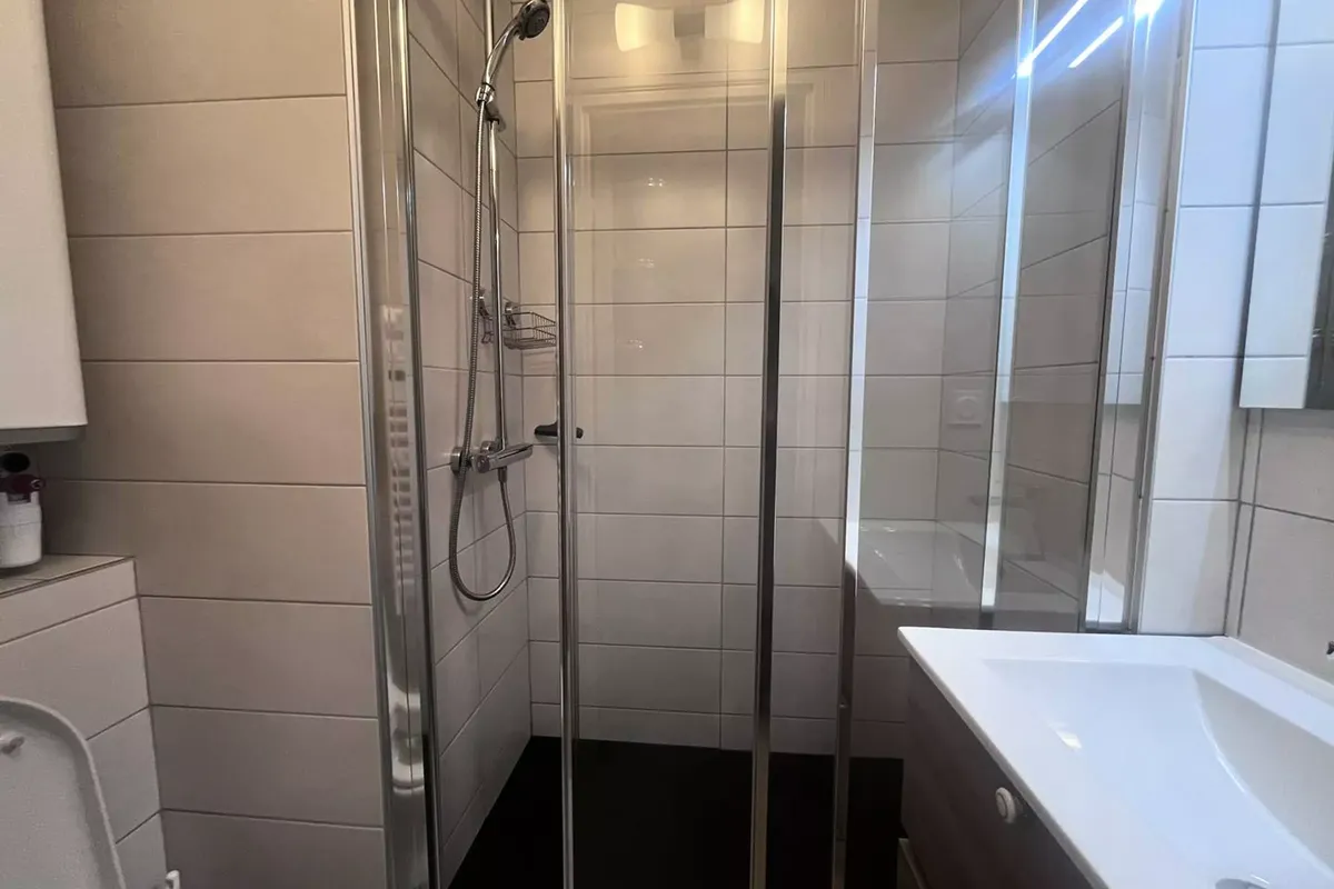 1 Pièce 4 Personnes