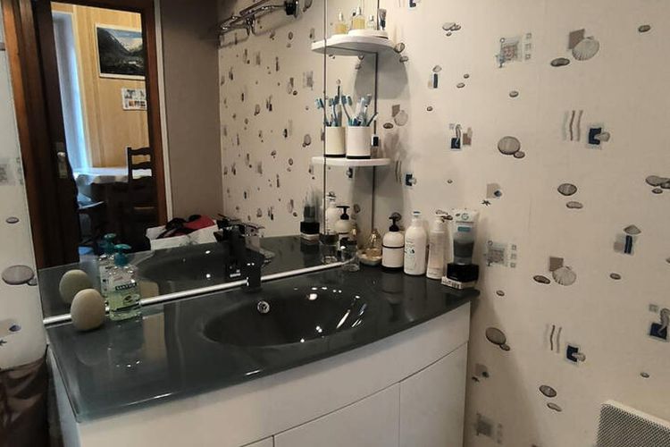 1 Pièce 4 Personnes