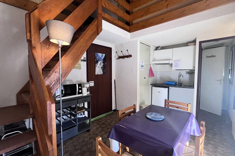 1 Pièce 4 Personnes