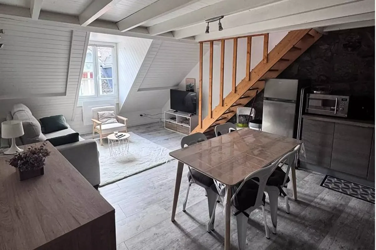 1 Pièce 4 Personnes