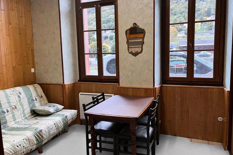 1 Pièce 4 Personnes