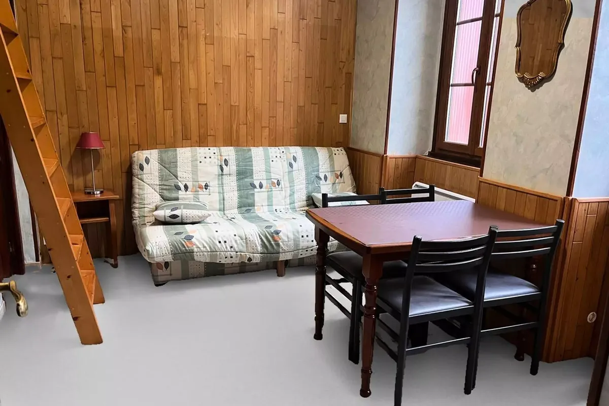 1 Pièce 4 Personnes