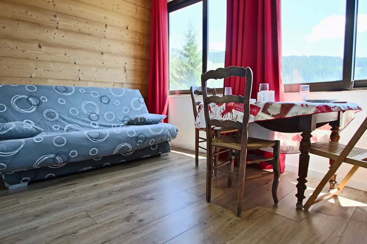 1 Pièce 4 Personnes