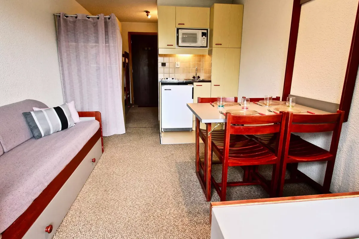 1 Pièce 4 Personnes